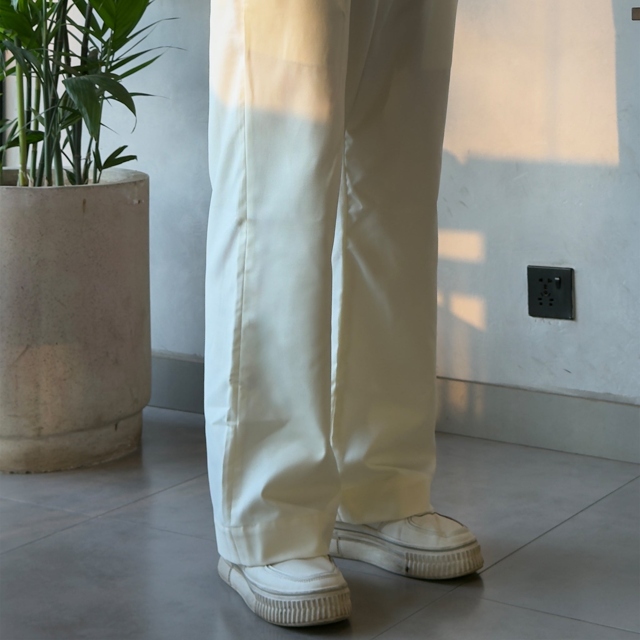 Wide-Leg – High Waist Pleated